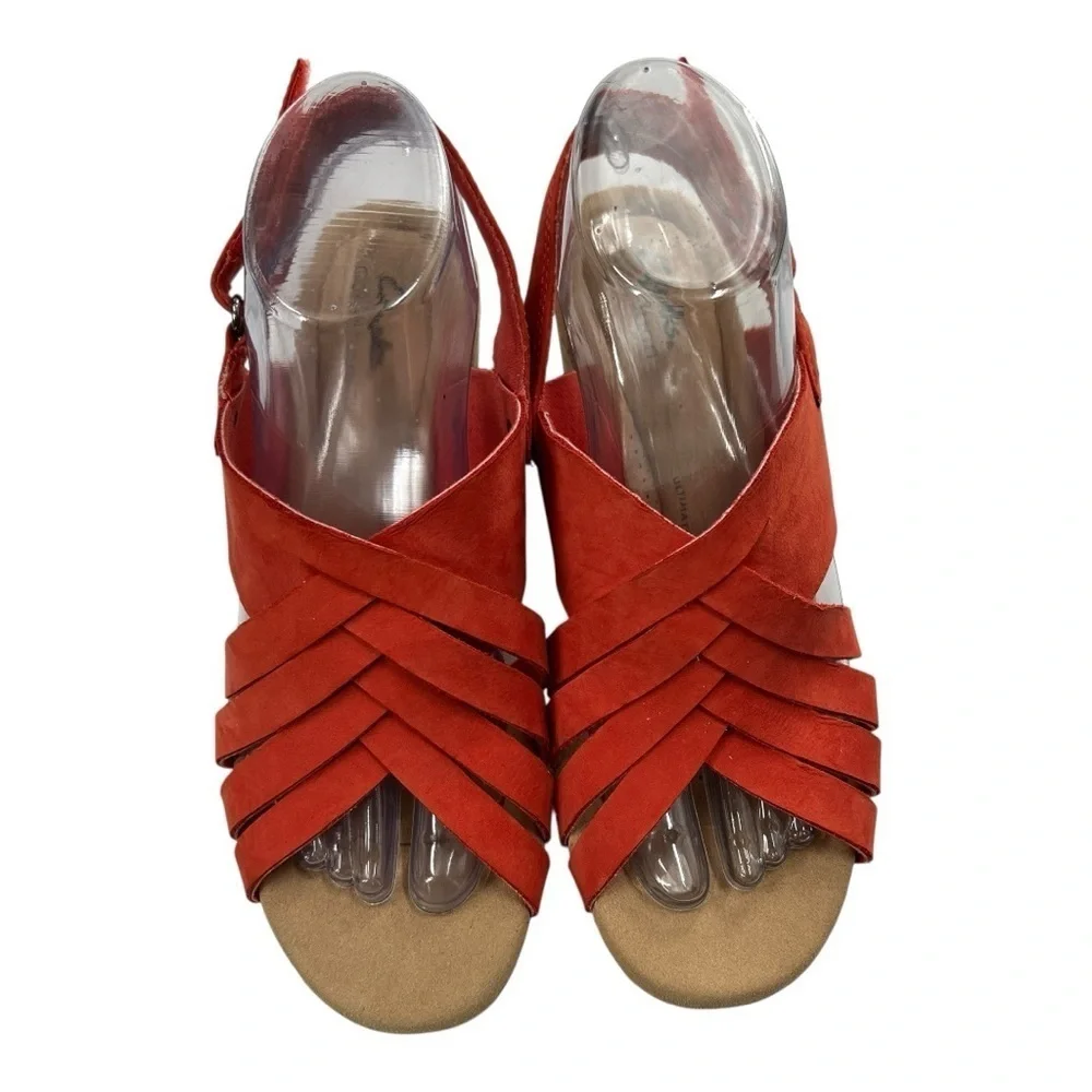 Clarks Giselle Glow Grenadine Nubuck Wedge Sandals (Women's) Preowned Size 9Wide